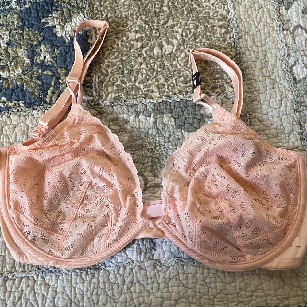 New with tags VS pale peach lace bra. Size 36DDD